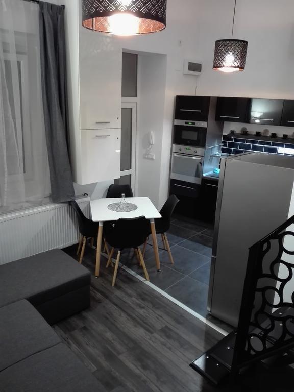 Downtown Deluxe Apartment Егер Екстериор снимка
