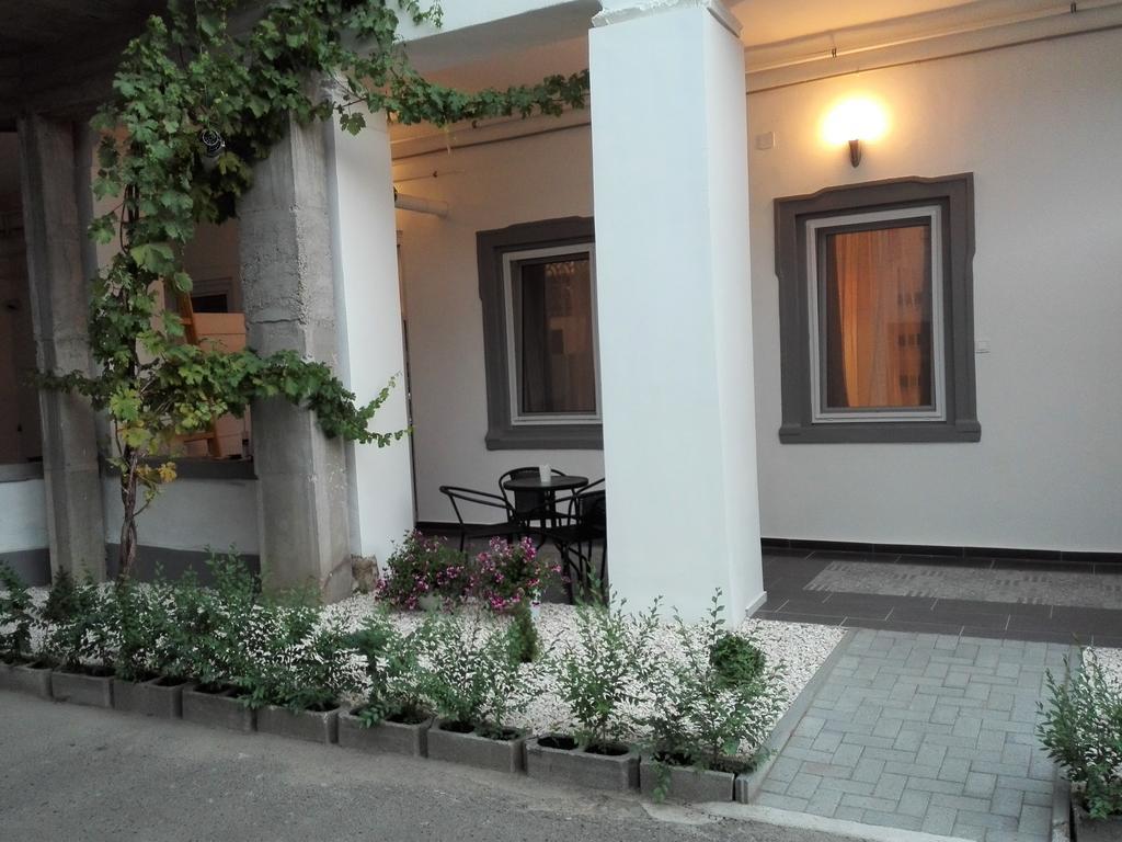 Downtown Deluxe Apartment Егер Стая снимка