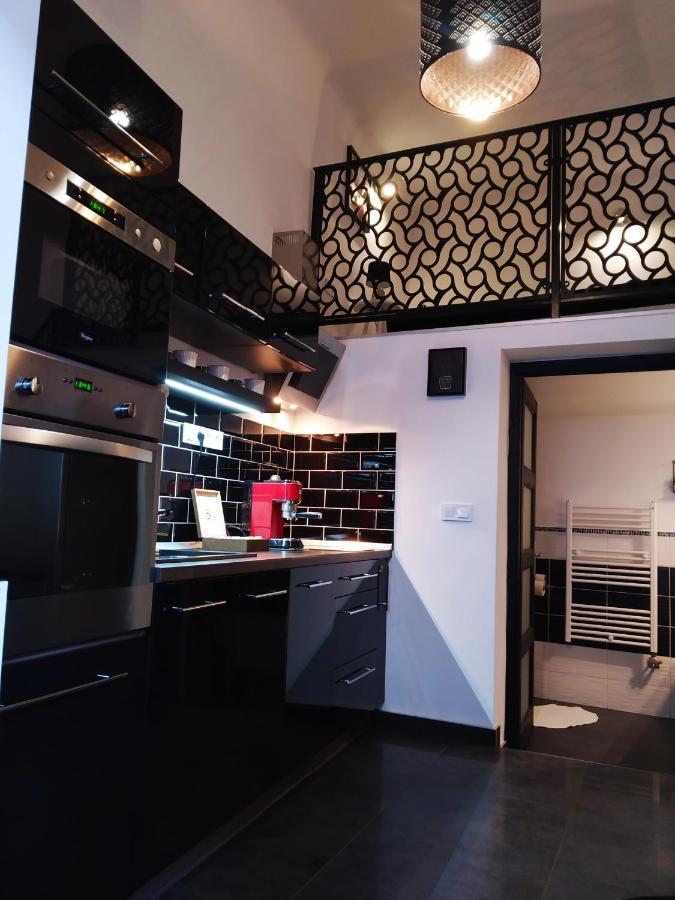 Downtown Deluxe Apartment Егер Екстериор снимка